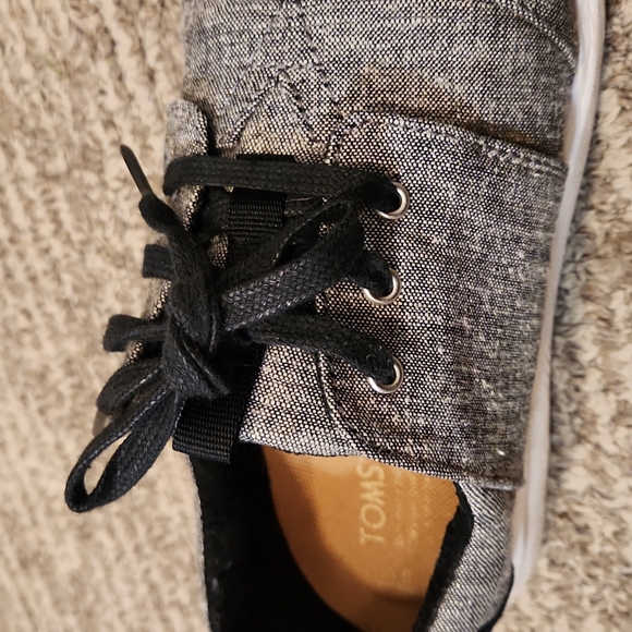Grey Women's TOMS Sneakers in Size 8 - Picture 9 of 9